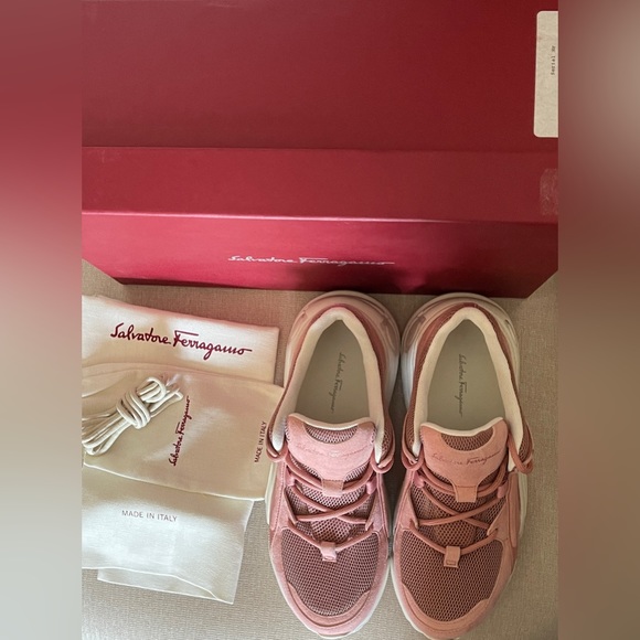 New Salvatore Ferragamo Chunky Skylar Sneakers - Picture 16 of 16